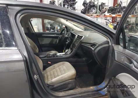 2015 Ford Fusion S z USA, uszkodzony, nr VIN 3FA6P0G74FR141502